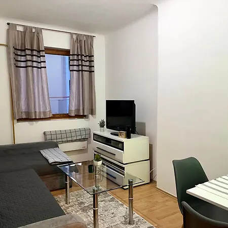 Center One-bedroom Loft Appartamento *
