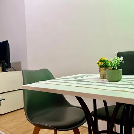 Center One-bedroom Loft Appartamento *