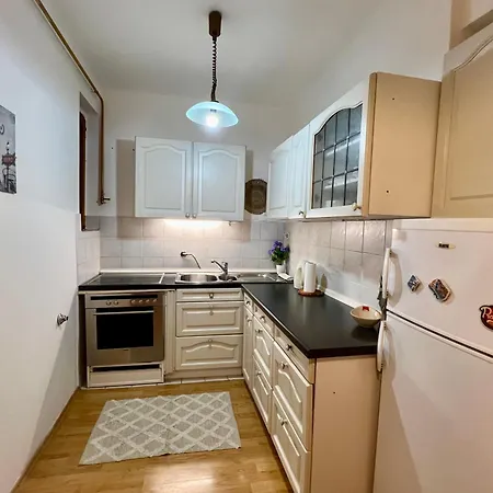 Center One-bedroom Loft *