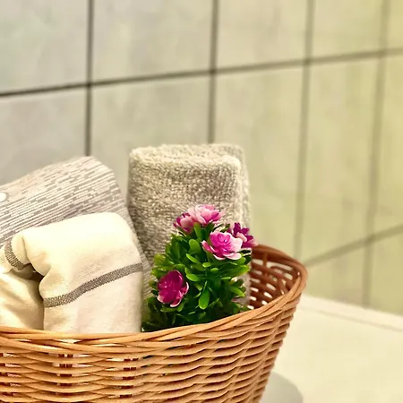 Center One-bedroom Loft *